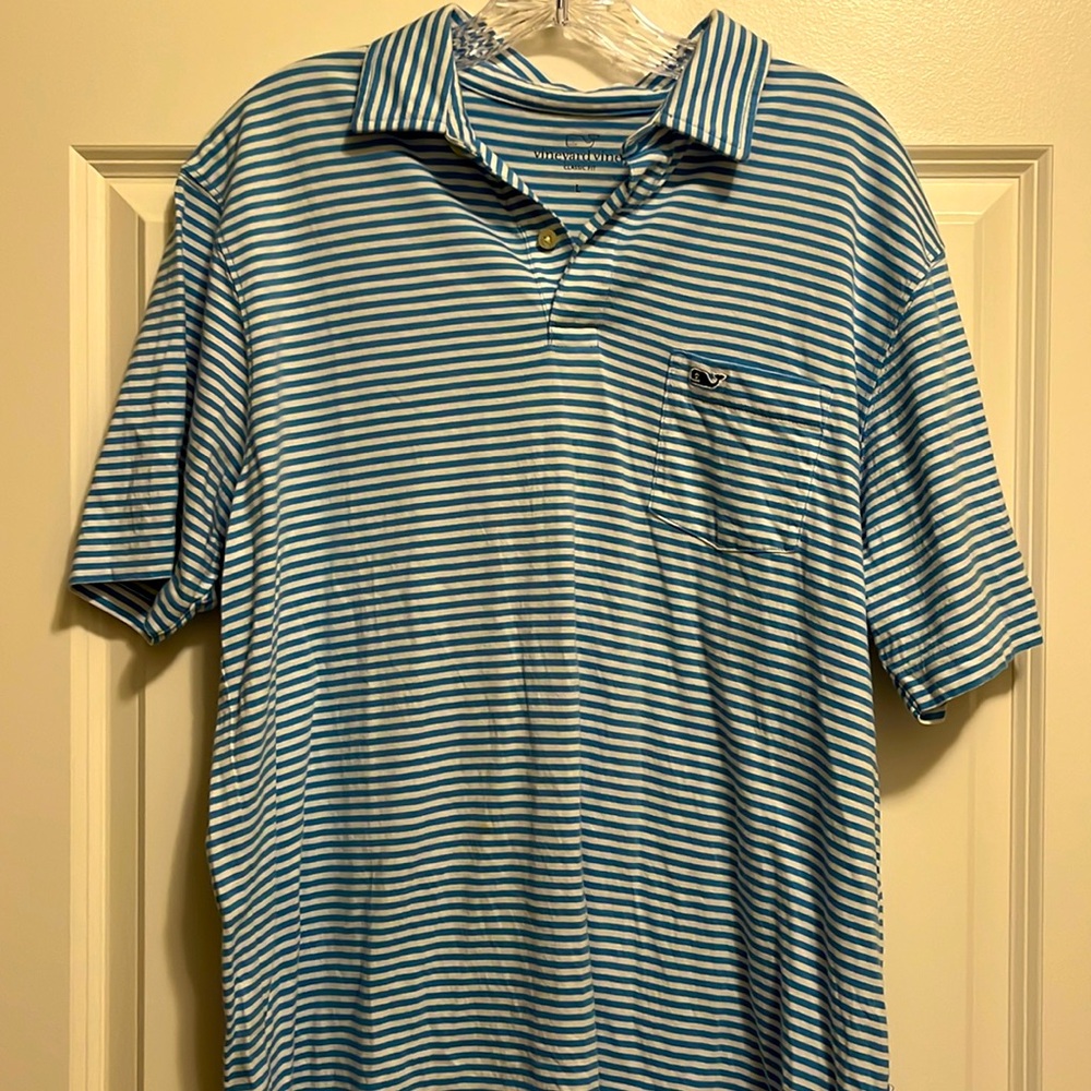 Men’s vineyard vines blue striped polo in excellent condition